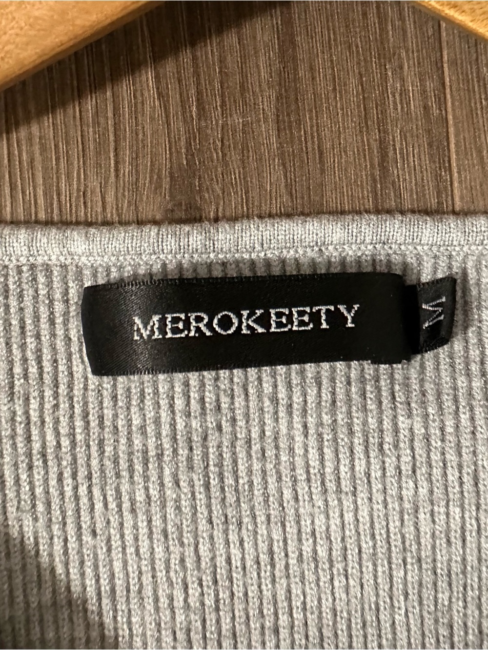 Merokeety Sweater Light Gray V-Neck Ribbed Knit Rounded Puff Cuffs - Picture 2 of 7